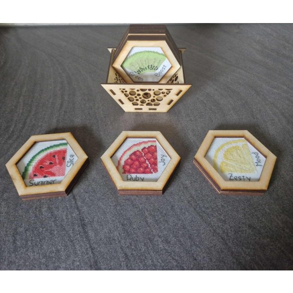 HÍMZETT POHÁRALÁTÉT SZETT 