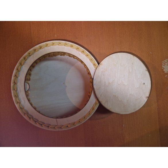 SZALONCUKORTARTÓ DOBOZ MÉZI DÍSZÍTÉSSEL