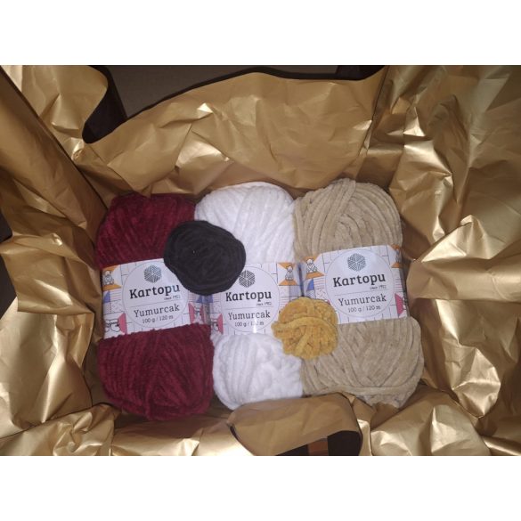 HORGOLÓ FONALCSOMAG-MIKULÁS és barátja RUDOLPH SZOBAMAMUSZ (BORDÓ)