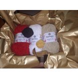 HORGOLÓ FONALCSOMAG-MIKULÁS és barátja RUDOLPH SZOBAMAMUSZ (PIROS)